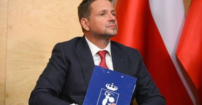 Trzaskowski twierdzi, że udało mu się przekonać radnych; w tle nieoficjalne głosy o braku komunikacji